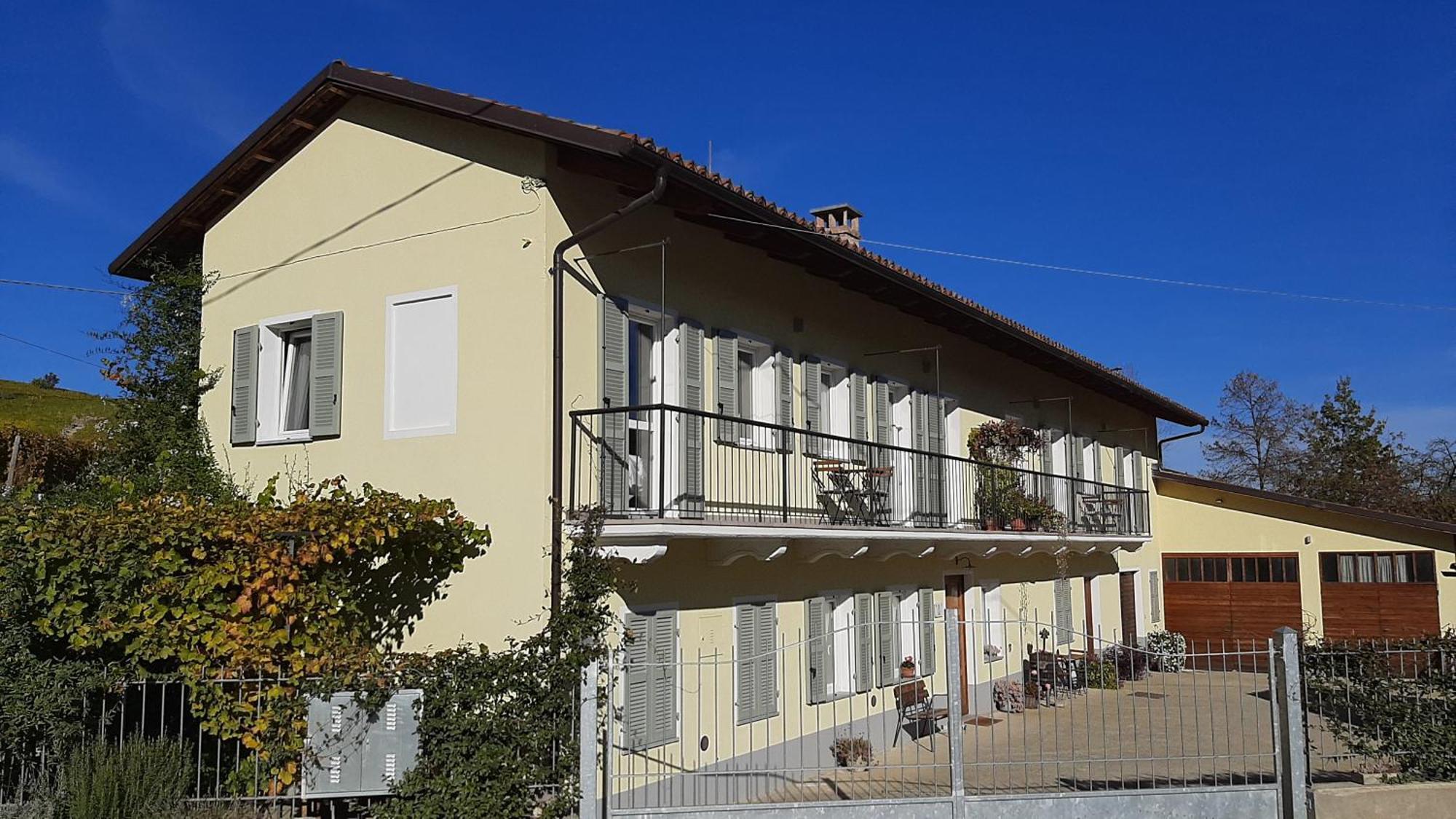 Ciabot Delle Aie - Barolo Apartment Luaran gambar
